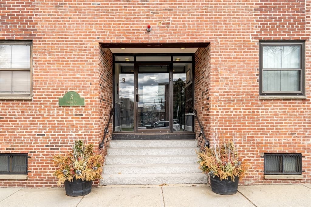 Condominium at 356-358 Main Street # 1, Boston MA 02129, Boston, photo 35 of 38