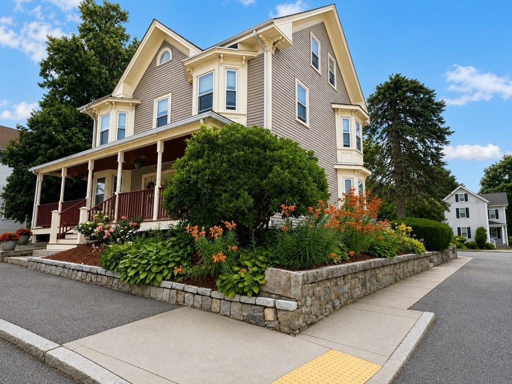 65 High St # 1, Woburn MA 01801