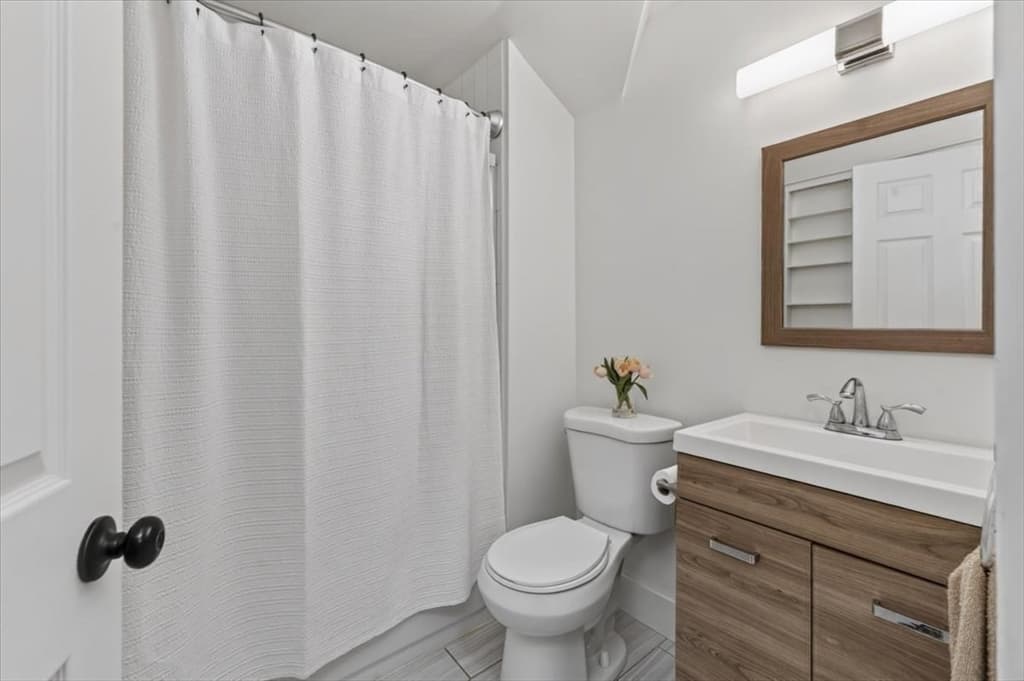 Condominium at 26 School St. # 210, Hull MA 02045, Hull, photo 13 of 32