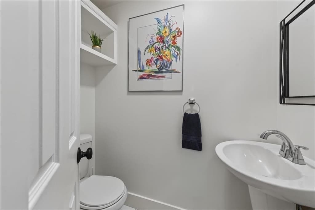 Condominium at 26 School St. # 210, Hull MA 02045, Hull, photo 8 of 32
