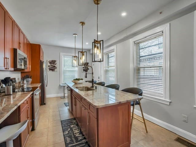 Condominium at 32 Williams St # 1, Boston MA 02446, Boston, photo 8 of 26