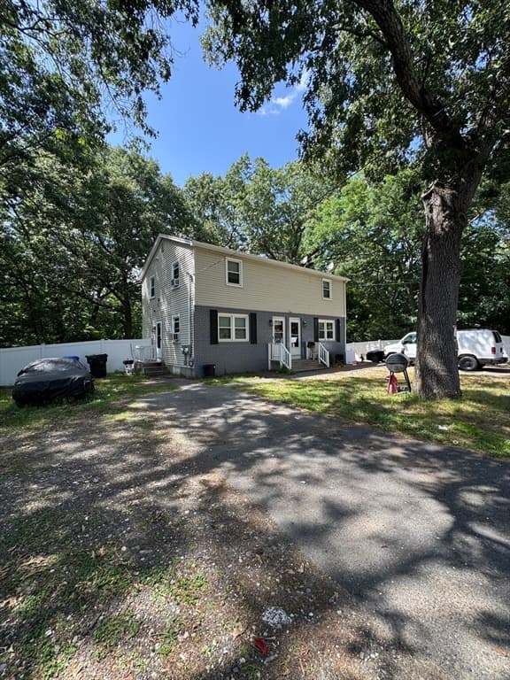 524 Goodwin St, Springfield MA 01151 photo 2