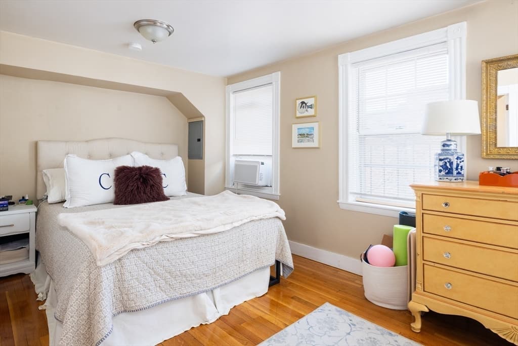 2 Derne Street, Boston MA 02114 photo 12
