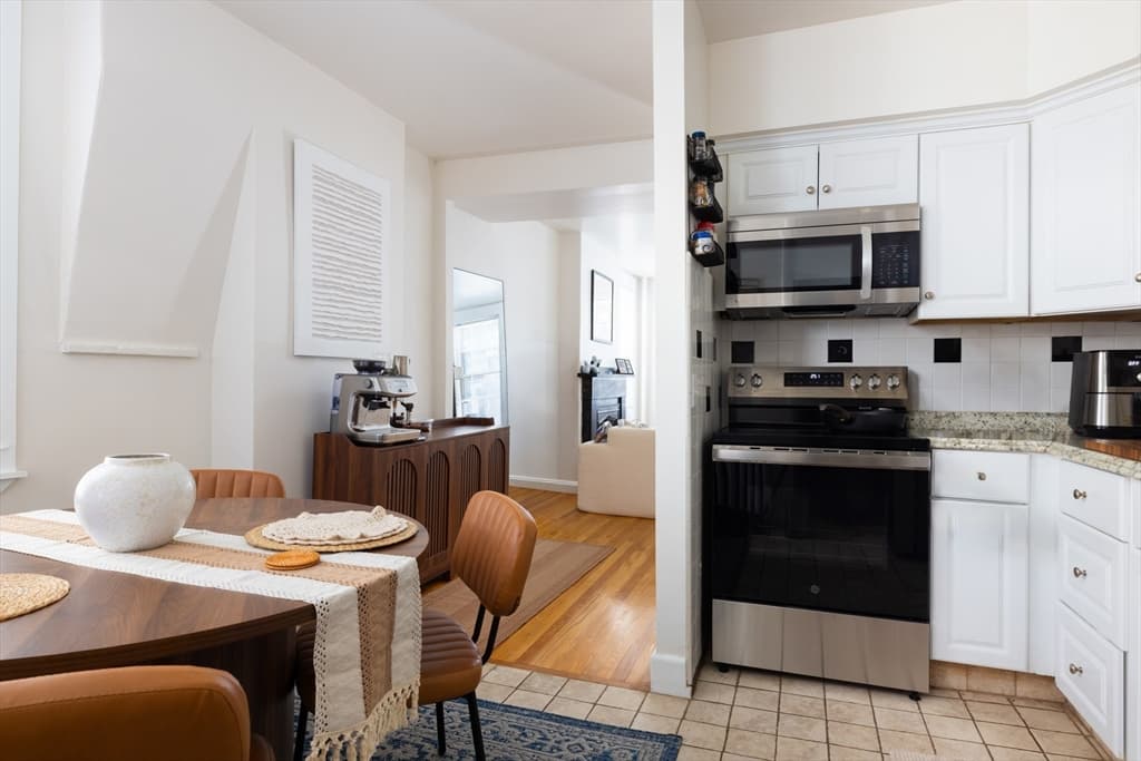 2 Derne Street, Boston MA 02114 photo 15