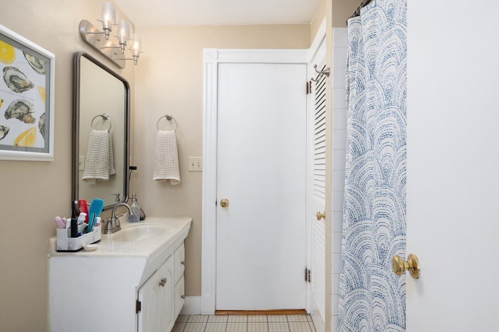 2 Derne Street, Boston MA 02114 photo 11