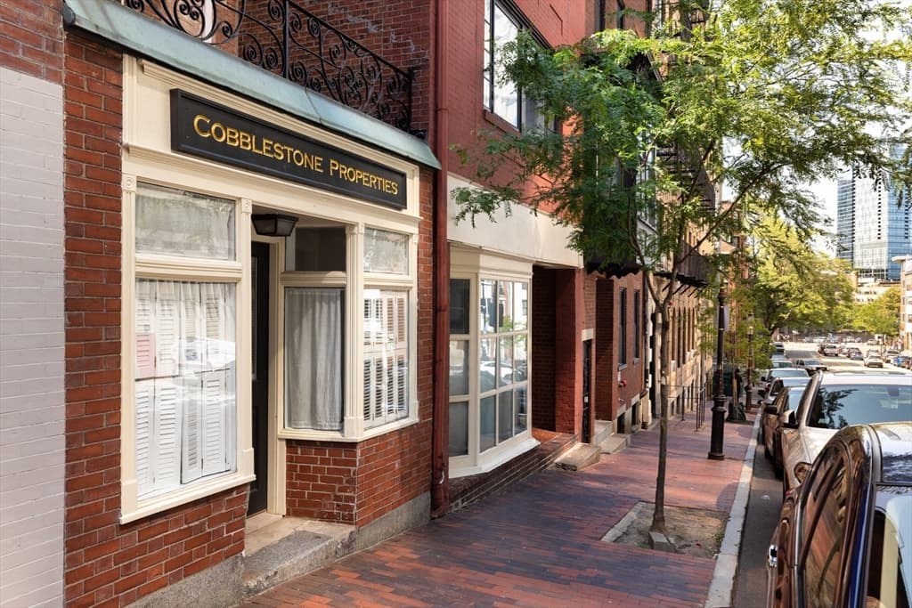 2 Derne Street, Boston MA 02114 photo 4