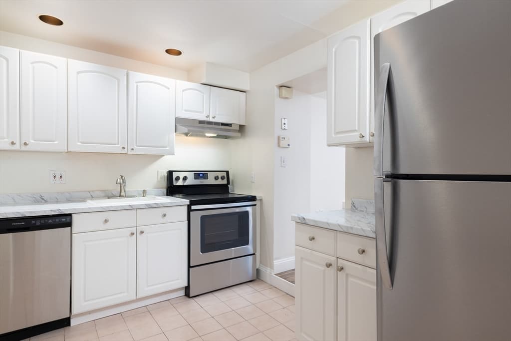 2 Derne Street, Boston MA 02114 photo 25