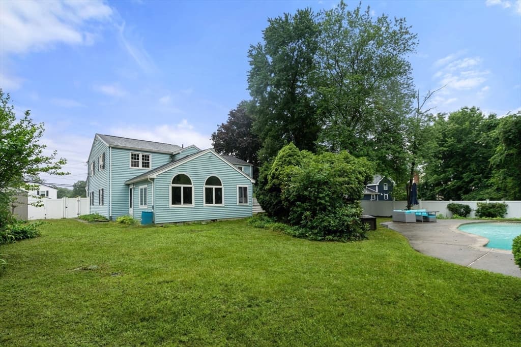 10 Locust Street, Burlington MA 01803 photo 3