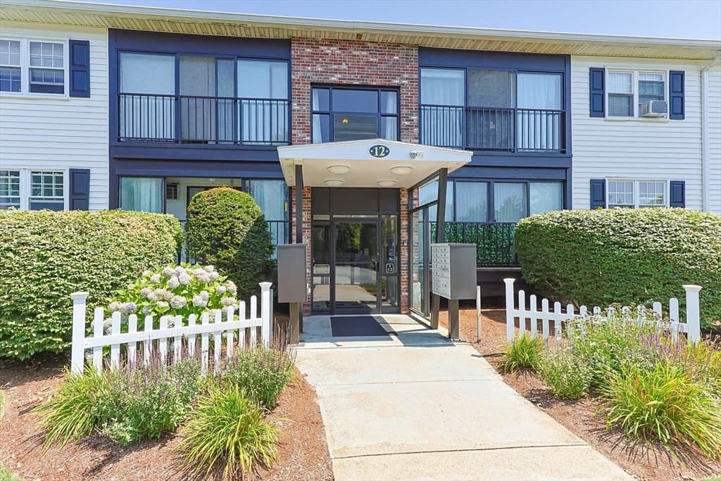 12 Candlewood Ln # 7, Dennis MA 02639