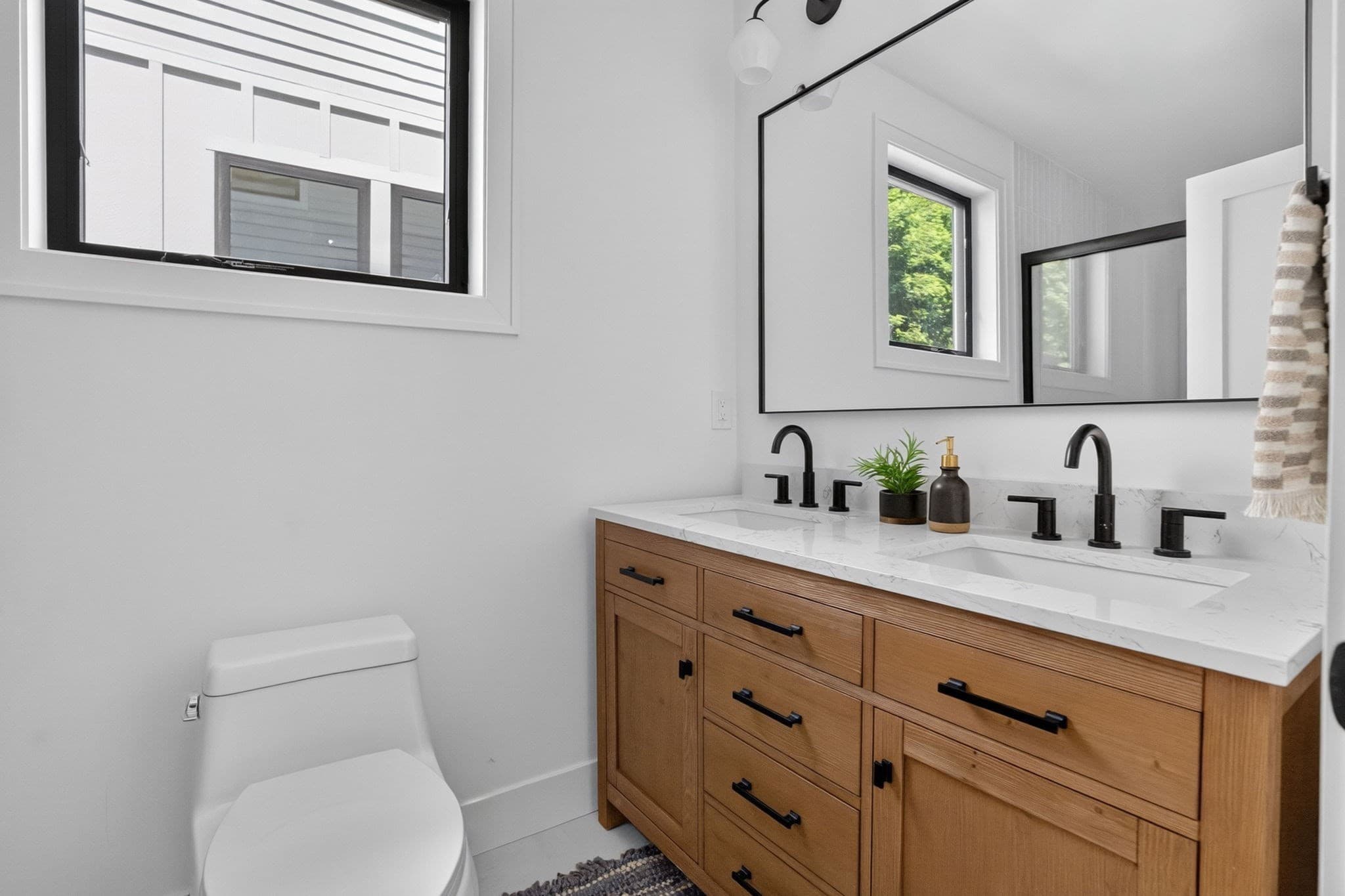 Condominium at 37 Kingston St # A, Somerville MA 02144, photo 15 of 25