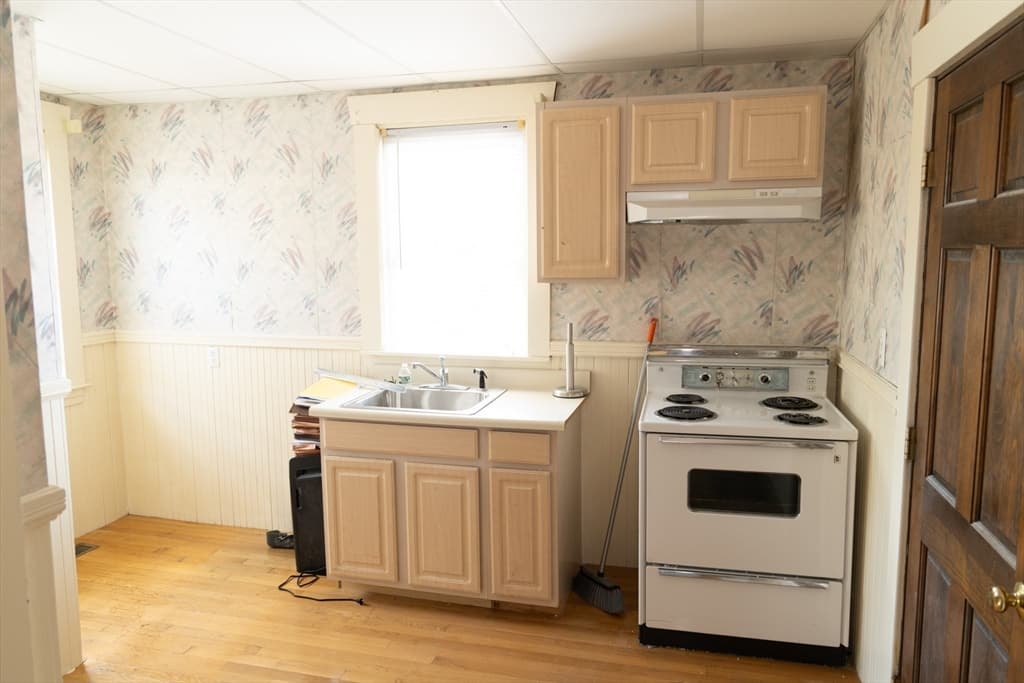 204 Main Street, Melrose MA 02176 photo 5