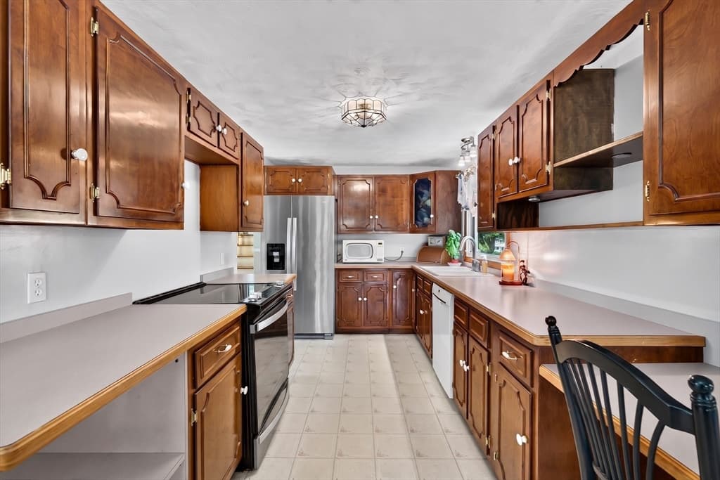 96 Sunrise Ave, Leominster MA 01453 photo 7