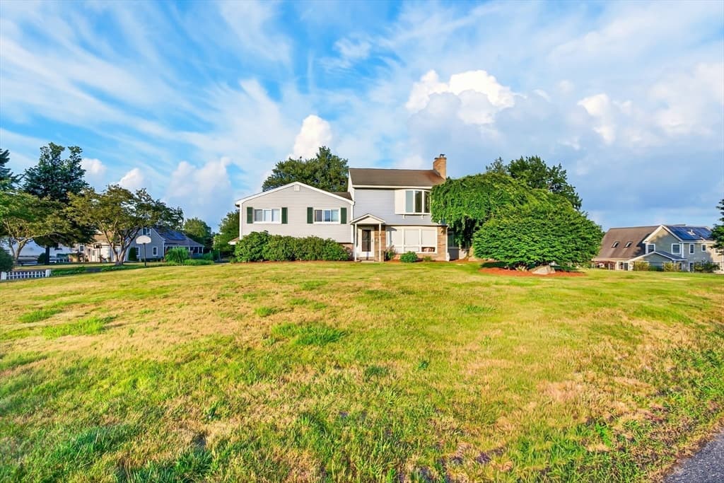 96 Sunrise Ave, Leominster MA 01453 photo 3