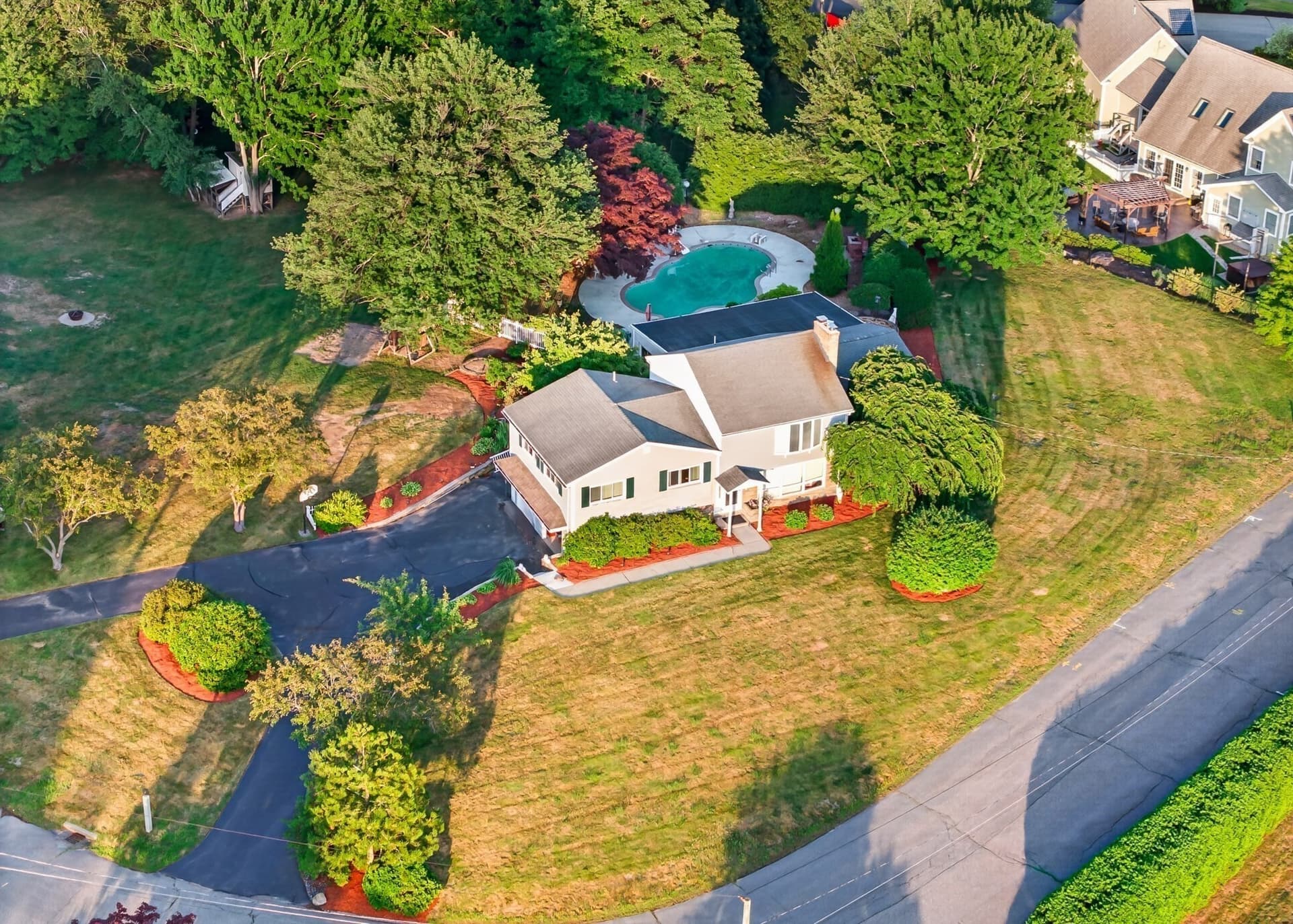 Single Family Residence at 96 Sunrise Ave, Leominster MA 01453