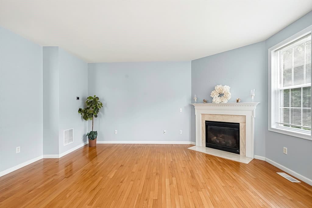 Condominium at 46 Tulip Cir. # 46, Grafton MA 01560, Grafton, photo 13 of 41