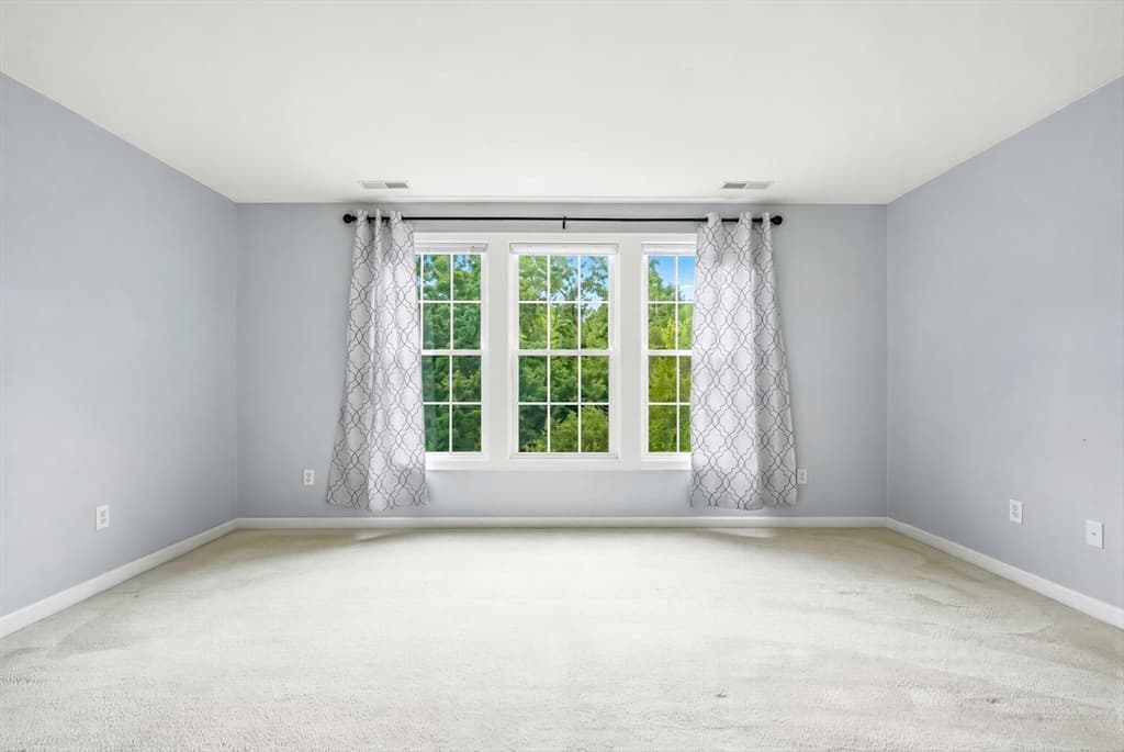 Condominium at 46 Tulip Cir. # 46, Grafton MA 01560, Grafton, photo 20 of 41
