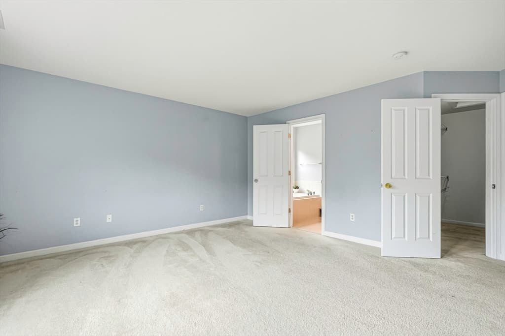 Condominium at 46 Tulip Cir. # 46, Grafton MA 01560, Grafton, photo 24 of 41