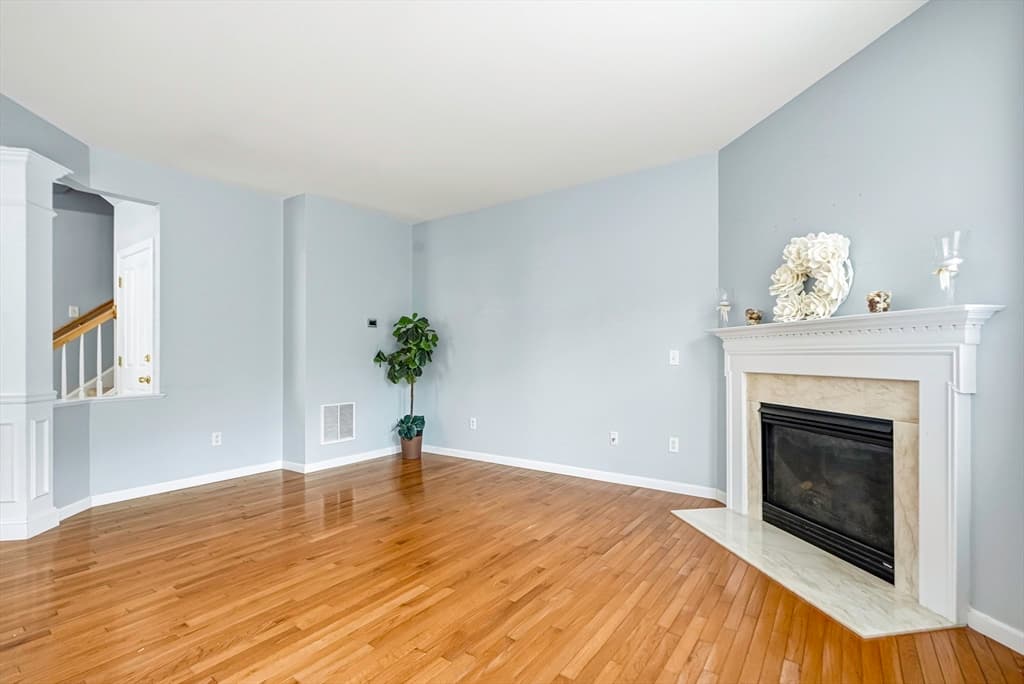 Condominium at 46 Tulip Cir. # 46, Grafton MA 01560, Grafton, photo 10 of 41
