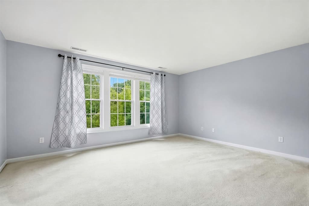 Condominium at 46 Tulip Cir. # 46, Grafton MA 01560, Grafton, photo 19 of 41