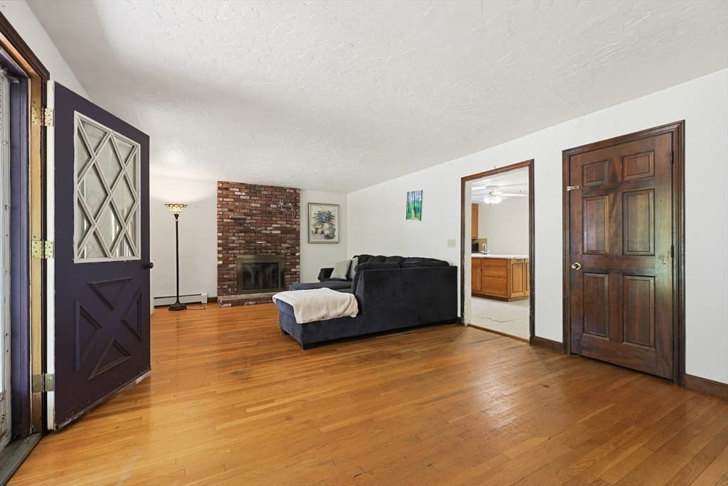 Single Family Residence at 47 Sleepy Hollow Ln, Wrentham MA 02093, Wrentham, photo 17 of 40