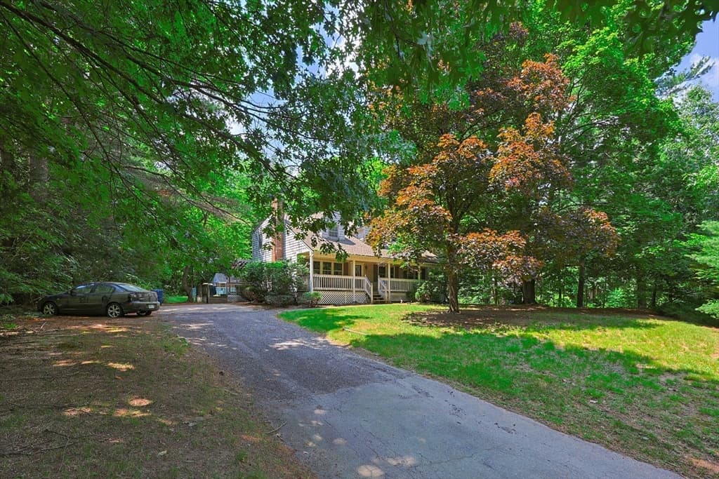 Single Family Residence at 47 Sleepy Hollow Ln, Wrentham MA 02093, Wrentham, photo 3 of 40
