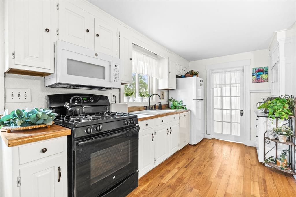 187 Low St # 1, Newburyport MA 01950 photo 13