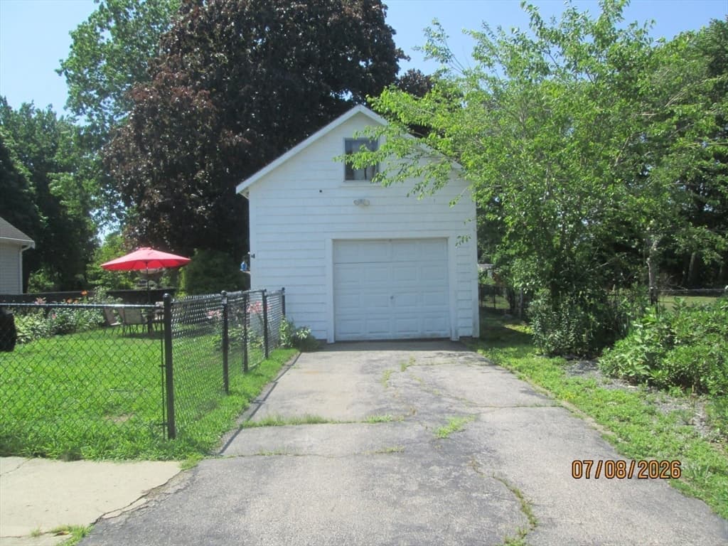 183 Compos St, Somerset MA 02726 photo 6