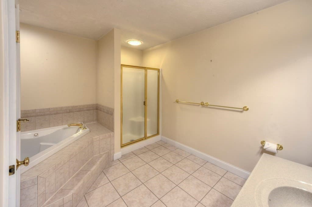 Condominium at 20 Northgate # 14, Grafton MA 01536, Grafton, photo 19 of 29