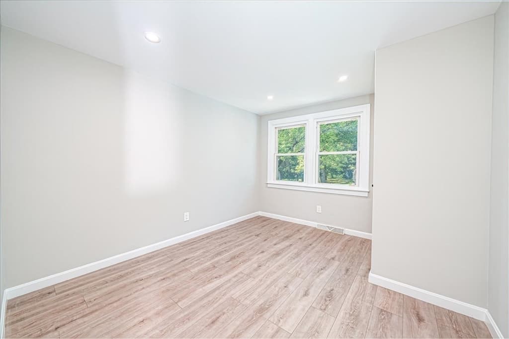 Single Family Residence at 23 Taunton St, Bellingham MA 02019, Bellingham, photo 10 of 23