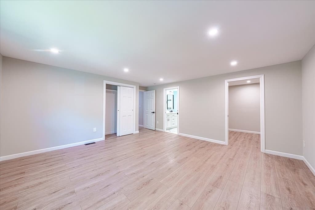Single Family Residence at 23 Taunton St, Bellingham MA 02019, Bellingham, photo 8 of 23