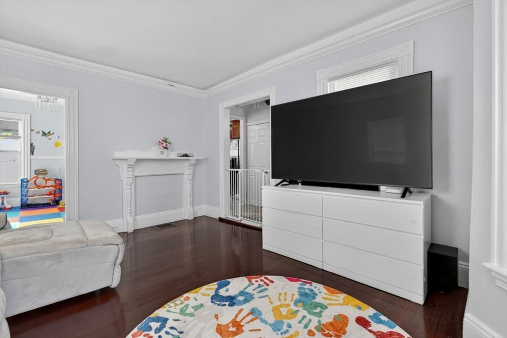 17 Estes Street, Everett MA 02149 photo 6