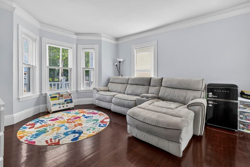 17 Estes Street, Everett MA 02149 photo 4