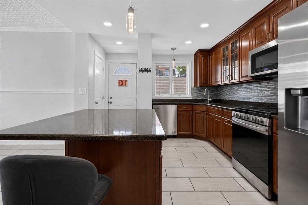 17 Estes Street, Everett MA 02149 photo 8
