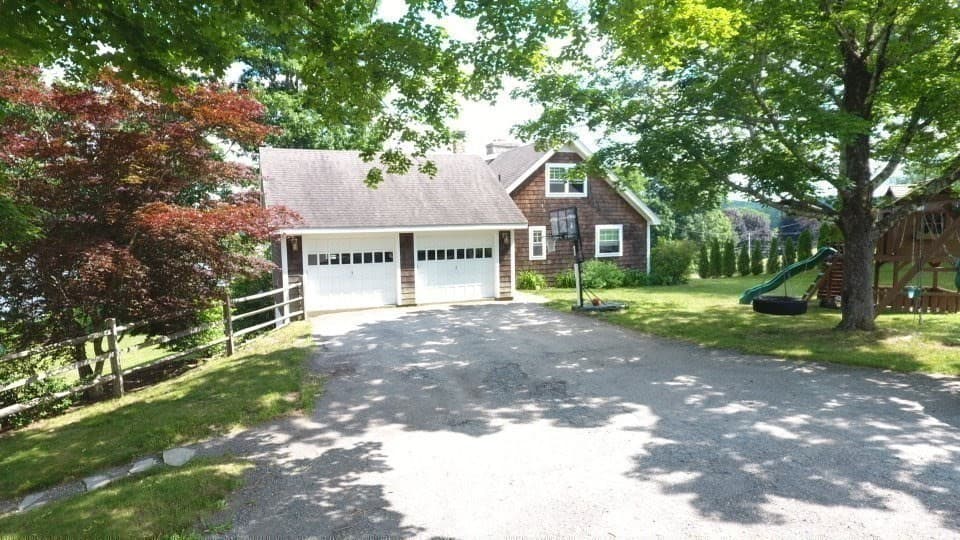 77 Chickering Rd, Spencer MA 01562 photo 2