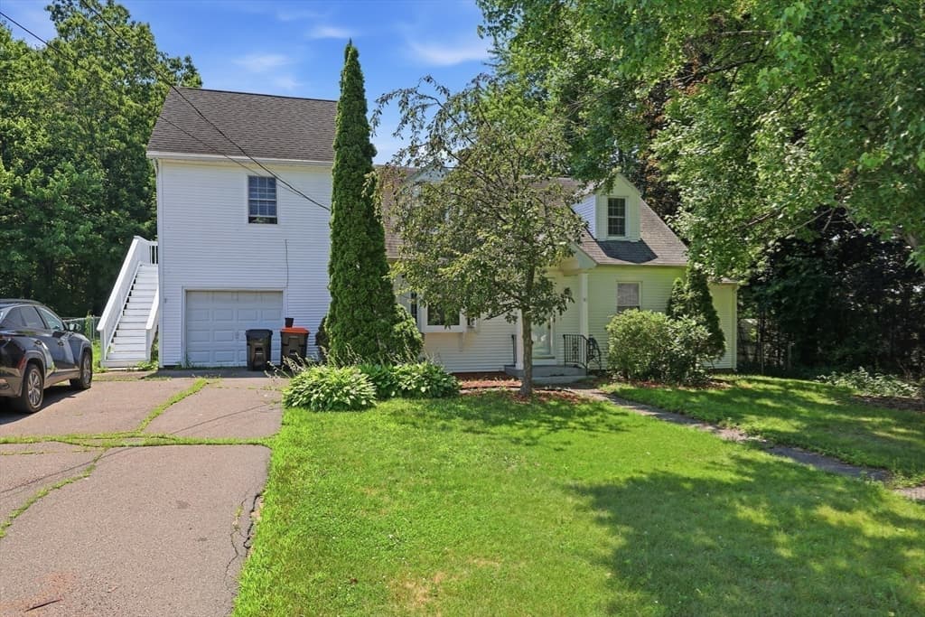 56 Lincoln Ave, South Hadley MA 01075 photo 2