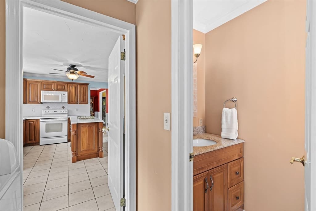 799 Hanover St, Hanover MA 02339 photo 6