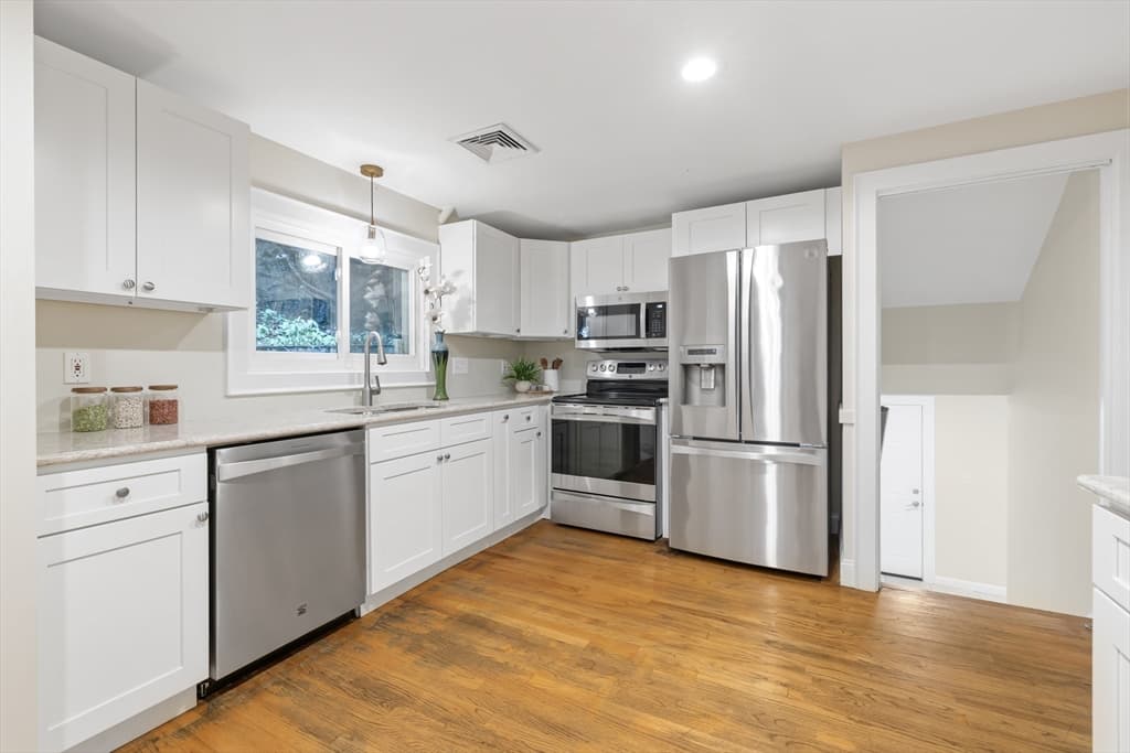 22 Bracebridge Road, Newton MA 02459 photo 7