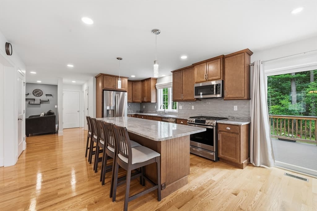 25 Fourth Ave, Billerica MA 01821 photo 7