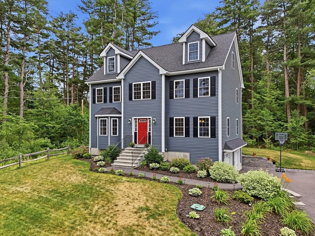 25 Fourth Ave, Billerica MA 01821