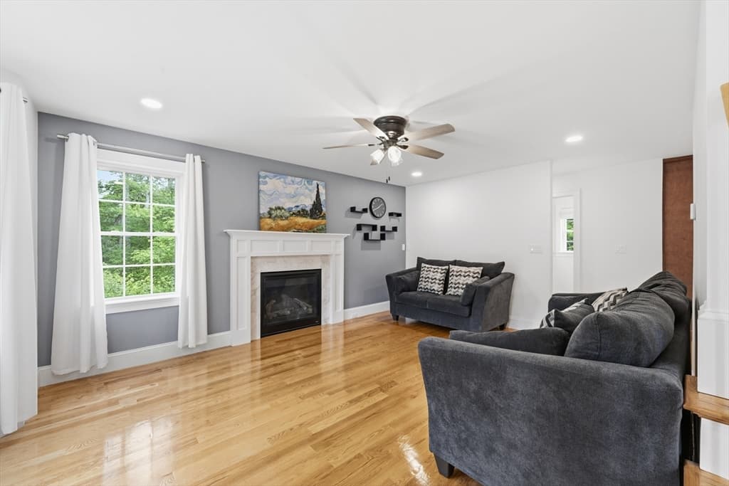25 Fourth Ave, Billerica MA 01821 photo 5
