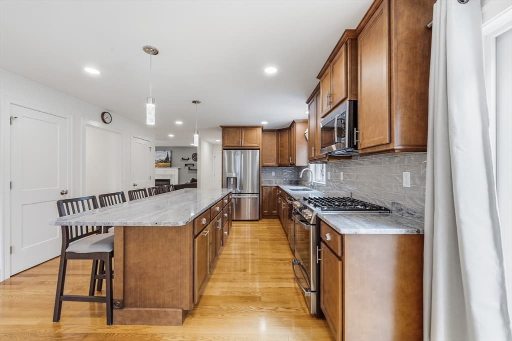 25 Fourth Ave, Billerica MA 01821 photo 9