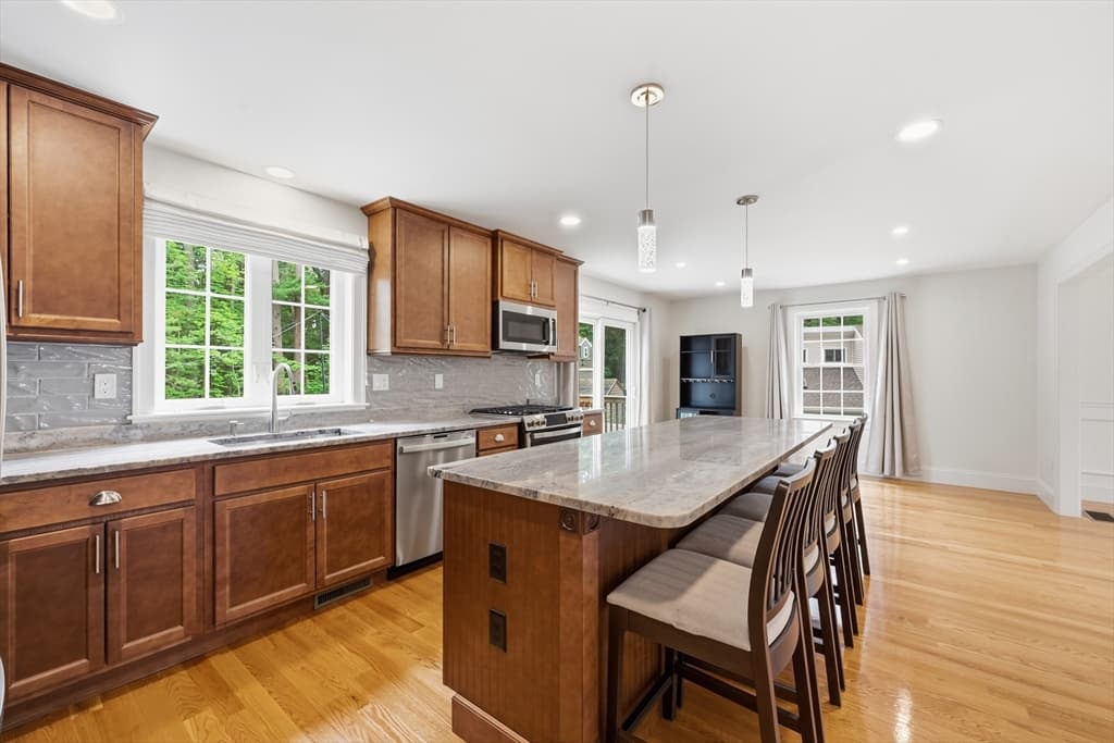 25 Fourth Ave, Billerica MA 01821 photo 8