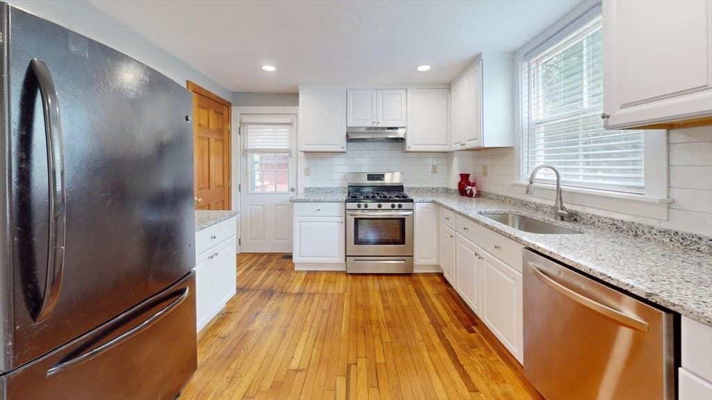 33 Volusia Rd, Hingham MA 02043 photo 9