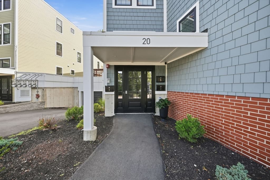 Condominium at 18-20 Crestway Rd, Boston MA 02128, Boston, photo 17 of 17