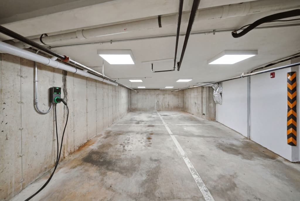 Condominium at 18-20 Crestway Rd, Boston MA 02128, Boston, photo 16 of 17