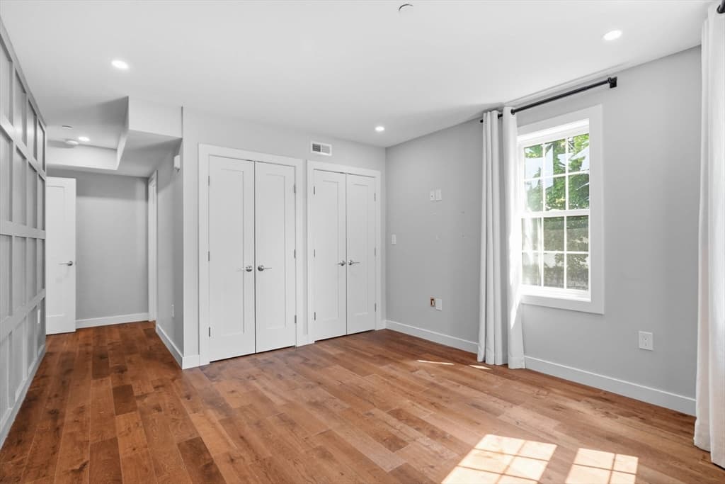 Condominium at 18-20 Crestway Rd, Boston MA 02128, Boston, photo 10 of 17