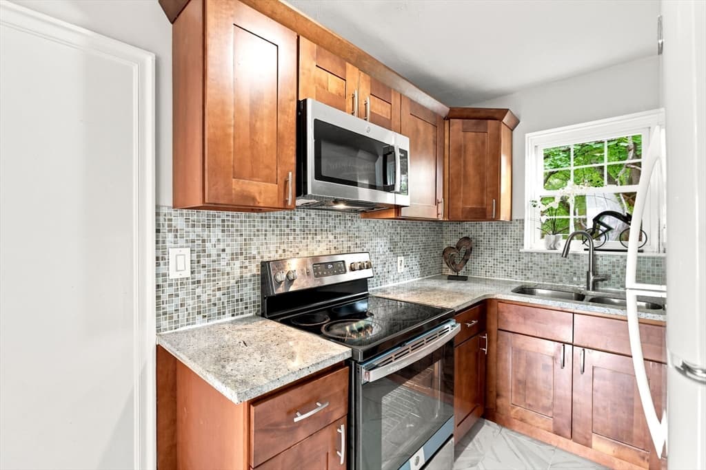 112 Maple St # 4, Malden MA 02148 photo 10