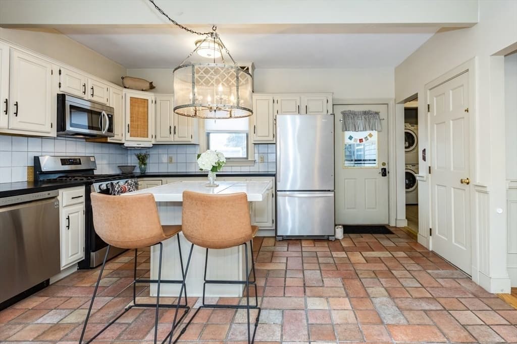 24 Pond Street # 1, Marblehead MA 01945 photo 5