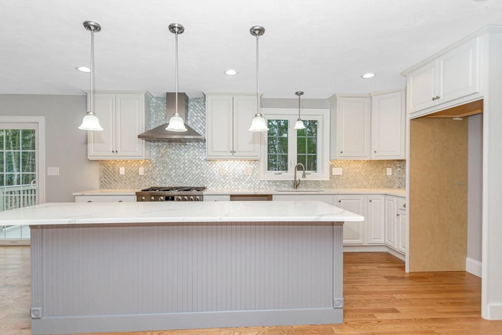 Single Family Residence at 19 Fourth Avenue, Billerica MA 01821, Billerica, photo 9 of 33