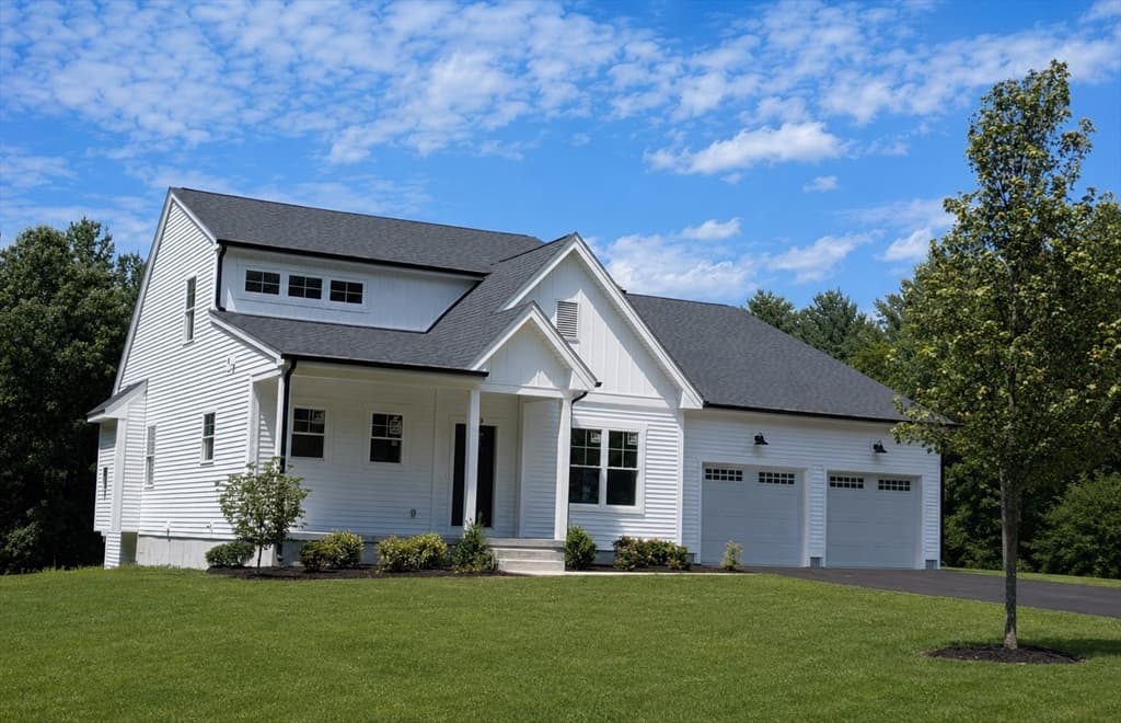 19 West Main Street, Upton MA 01568